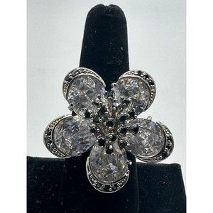 STUNNING Crystal Flower Ring Silver t. Black/Clear Cocktail Statement Runway HTF